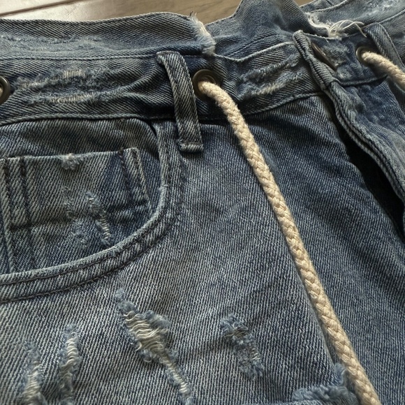 REVOLVE | One Teaspoon "Bandits" Denim Shorts w/ Nautical Rope Belt | Size 25 - Picture 10 of 11